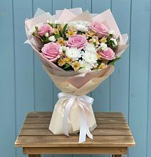 Букет цветов из:  Гвоздики, Орхидеи и Розы в Варнавино