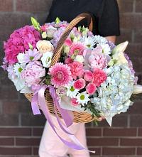 Цветочная композиция из Розы, Хризантемы, Пионы и Лизиантусы в корзине #REPLACE_PRED# Варнавино