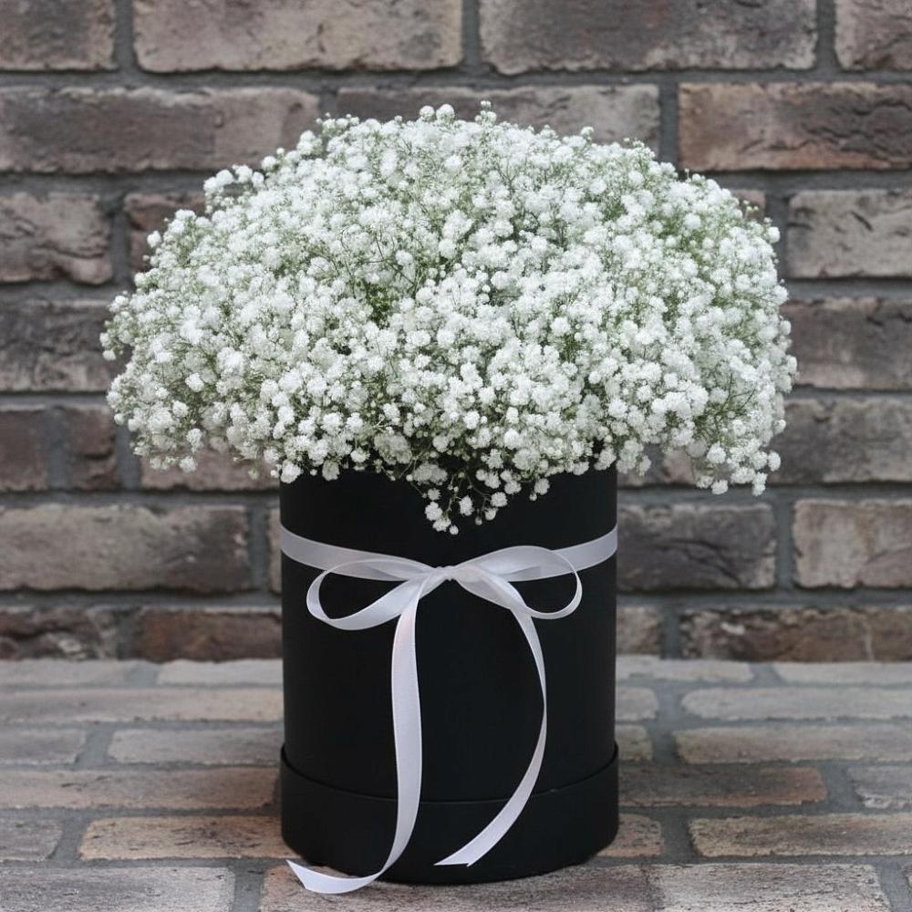 Цветочная композиция из Гипсофила в шляпной коробке в Варнавино