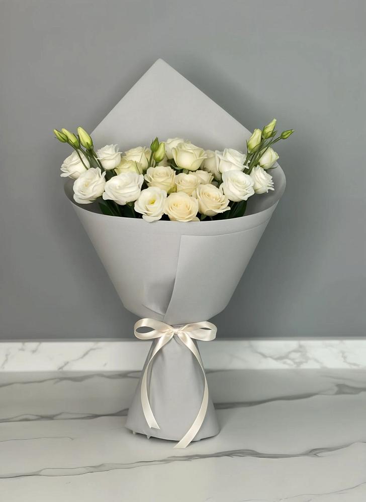 Букет цветов из: Розы и Лизиантусы в Варнавино