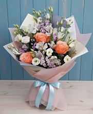 Букет цветов из:  Лизиантусы, Розы, Альстромерии и Гипсофила в Варнавино