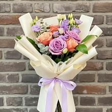 Букет цветов из:  Лизиантусы и Розы в Варнавино